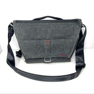 Peak Design The Everyday Messenger Bag 13” Gray Charcoal Photography Camera EUC